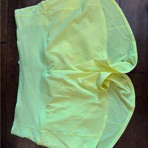 NWOT LULULEMON  Size 10 Speed up HR 4’ Neon Yellow Athletic Short